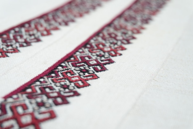 Broderie tradițională pe pânză